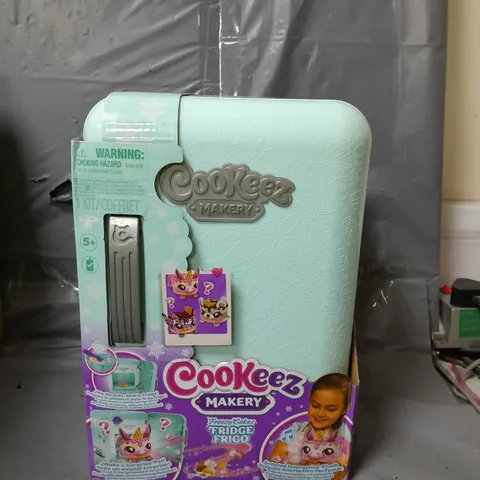 COOKEEZ MAKERY FREEZY CAKEZ PLAYSET