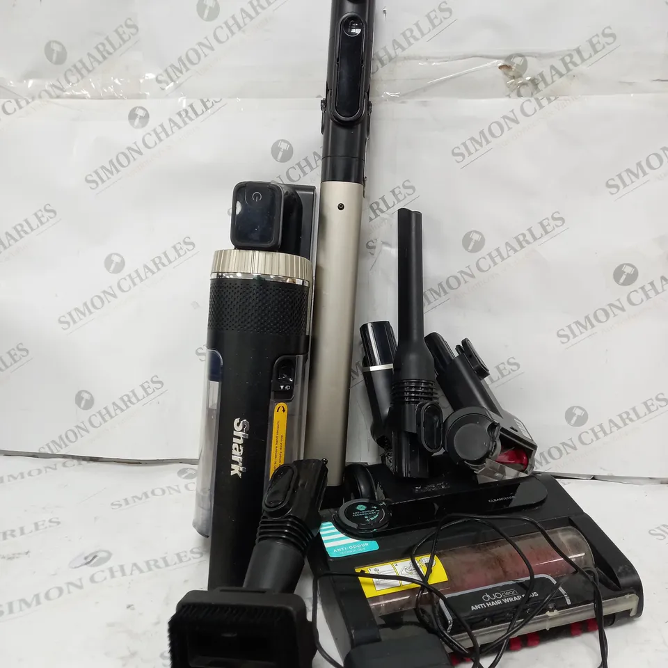 BOXED SHARK STRATOS CORDLESS VACUUM IZ400UKT