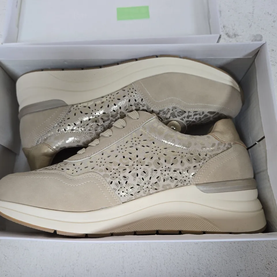 E. SHOES BY EMMA SHOREDITCH BEIGE PERFORATED SNEAKERS – UK 5