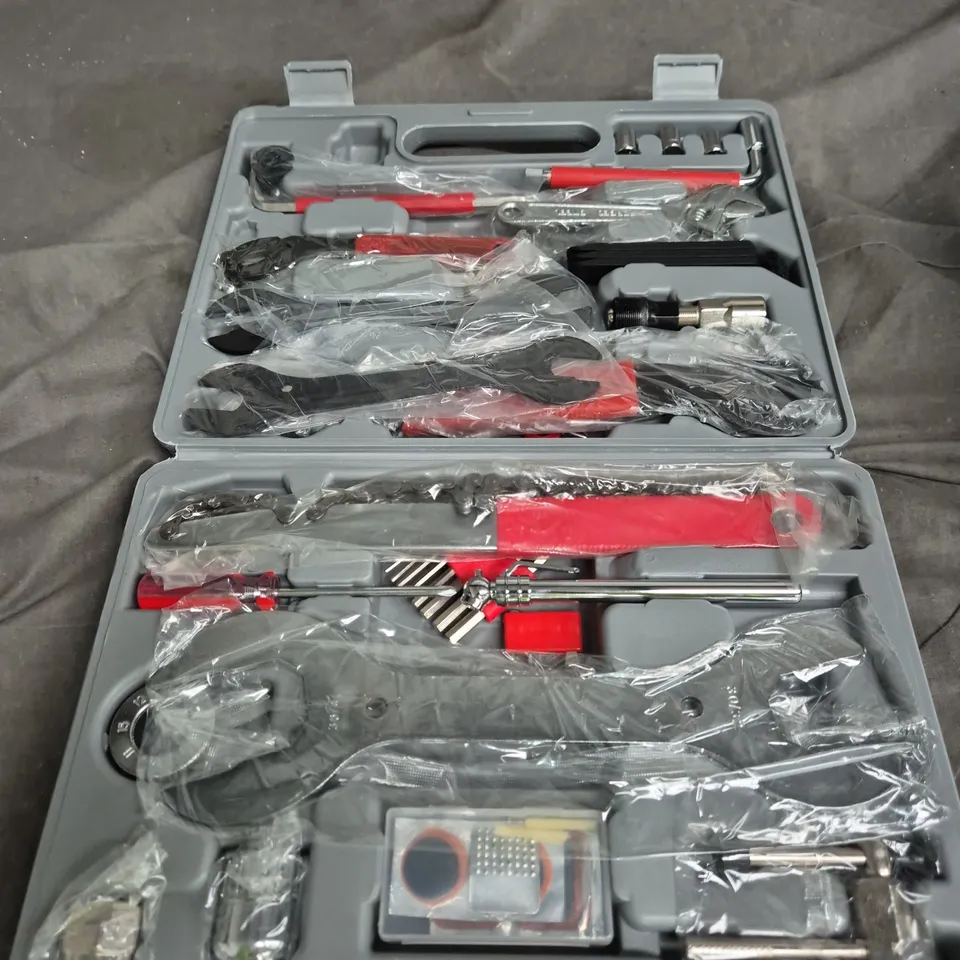 DIY TOOL SET IN GREY CARRY CASE – HAND TOOLS