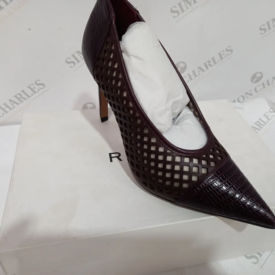 BOXED REISS CLOVER LIZARD STYLE POMEGRANATE COLOURED HEELS - SIZE 6