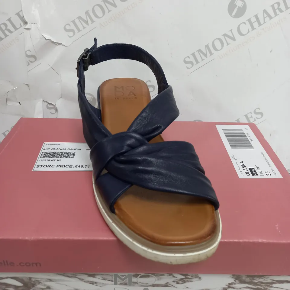 BOXED MODA IN PELLE OLANNA SANDAL SIZE 5