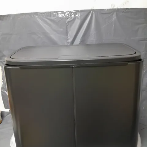 BOXED BRABANTIA BO 23 + 11-LITRE TOUCH BIN – CONFIDENT GREY