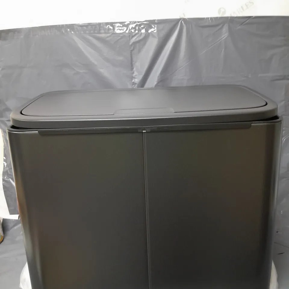 BOXED BRABANTIA BO 23 + 11-LITRE TOUCH BIN – CONFIDENT GREY RRP £184.99