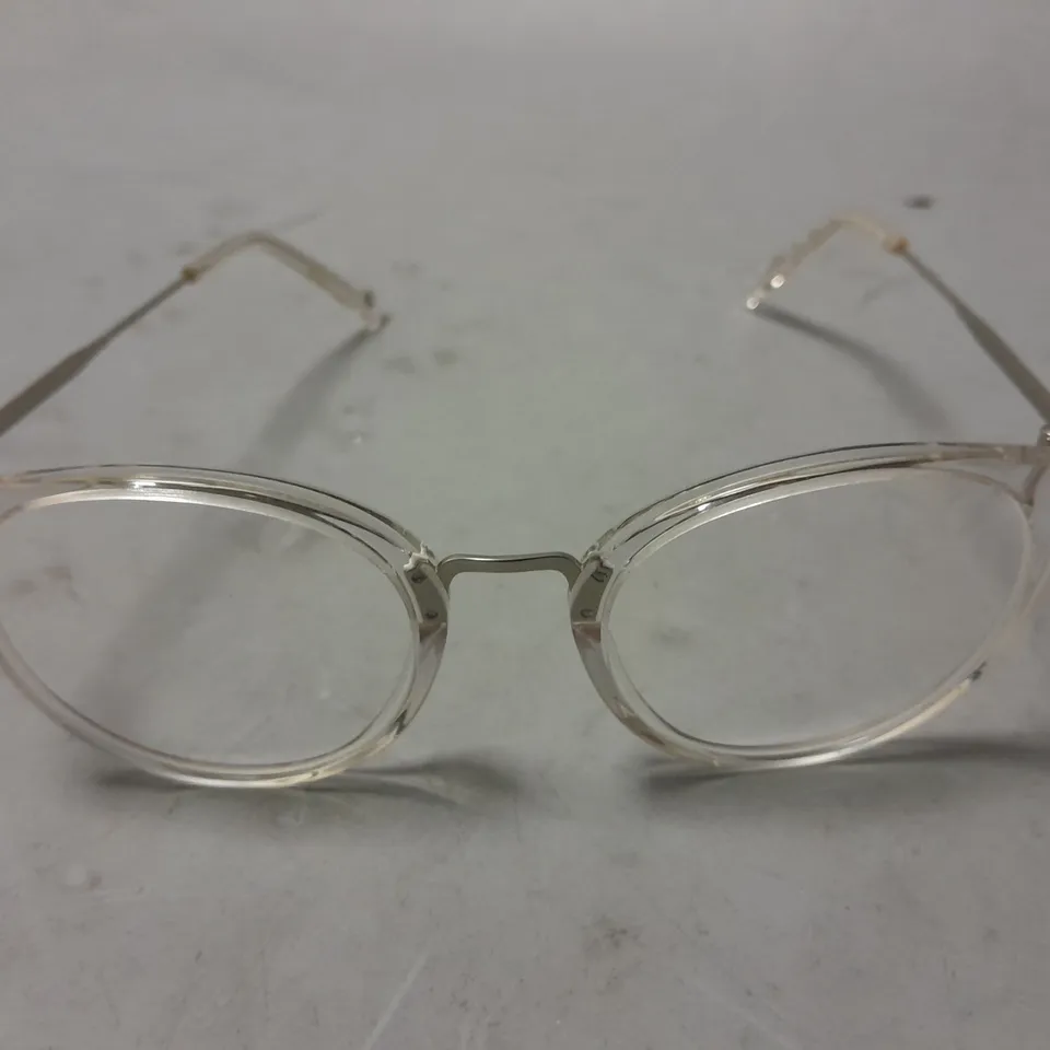 LONDON RETRO CLEAR FRAMED GLASSES IN CASE