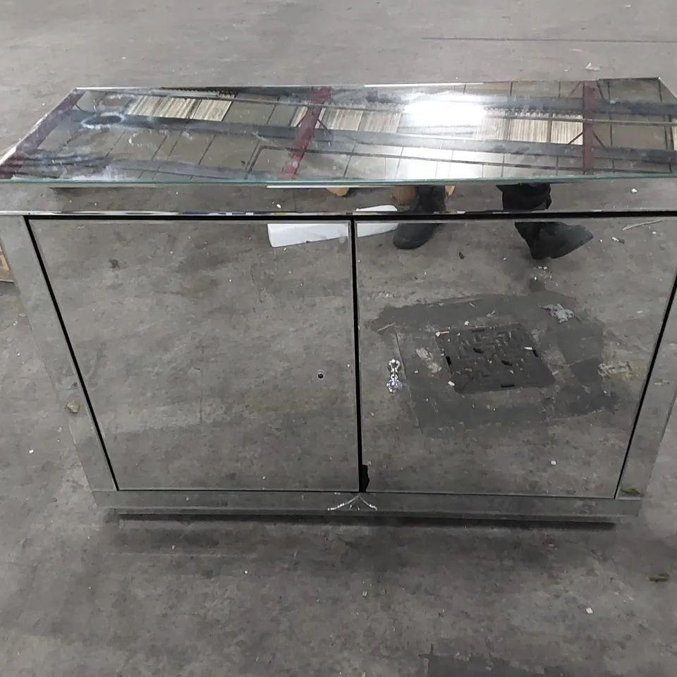 DESIGNER MIRRORED 2-DOOR SIDEBOARD