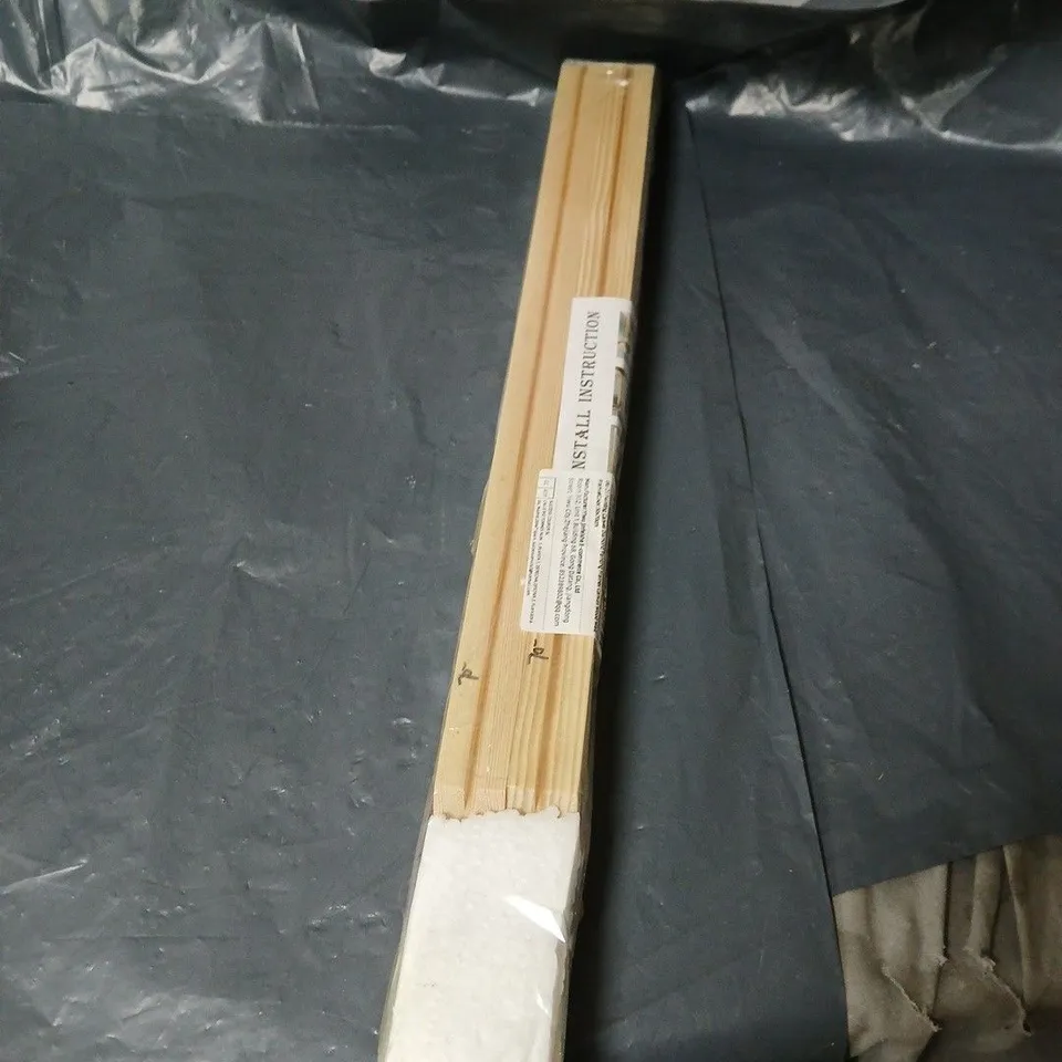 BOX OF APPROXIMATELY 12 ASSORTED HOUSEHOLD ITEMS INCLUDING WATERPROOF MATTRESS PROTECTOR , PICTURE FRAME KIT AND AIR FRYER LINERS 