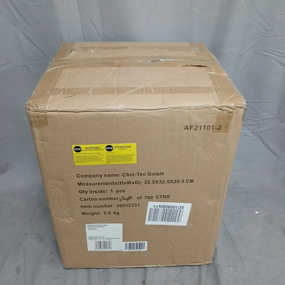 BOXED KLARSTEIN AIR FRYER IN WHITE