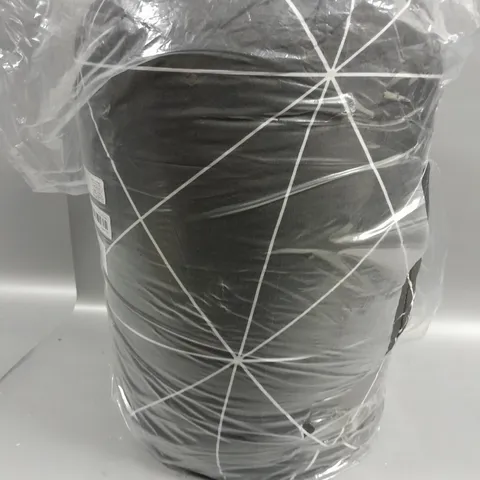 THROW BLANKET IN GREY/WHITE - 203cm x 229cm