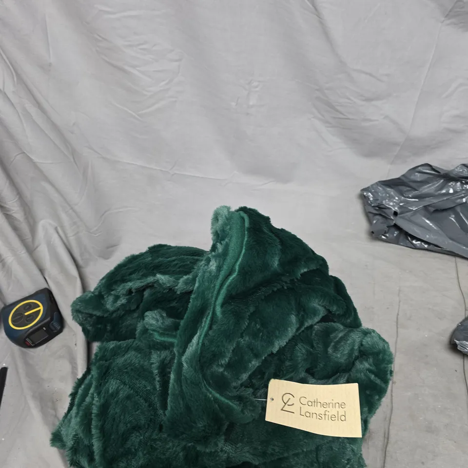 CATHERINE LANSFIELD COSY DIAMOND THROW 130X170 CM – GREEN