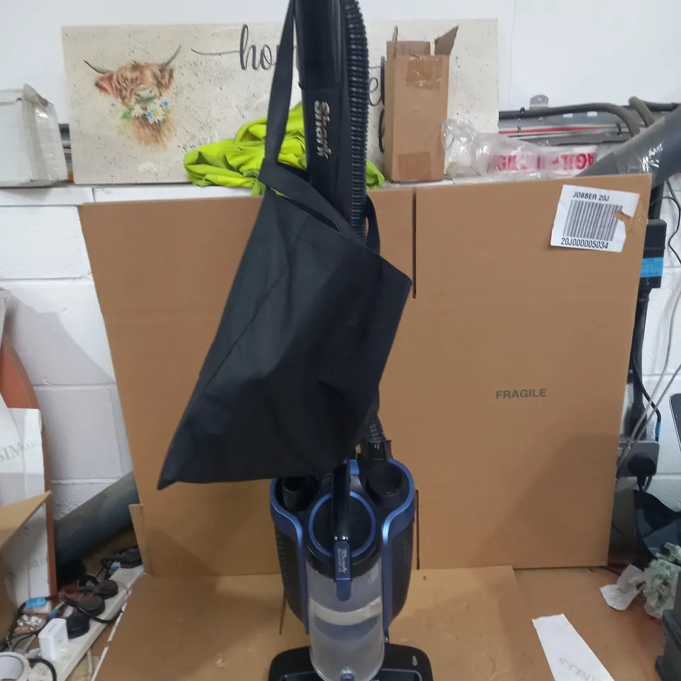SHARK UPRIGHT VACUUM WITH TRUE PET & DUOCLEAN ICZ300UKT