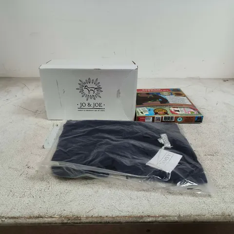 BOX OF APPROXIMATELY 20 ASSORTED ITEMS TO INCLUDE SANKOM SUPPORT AND POSTURE BRA, JO AND JOE FOOTWEAR, TAMSY CLOTHING ETC