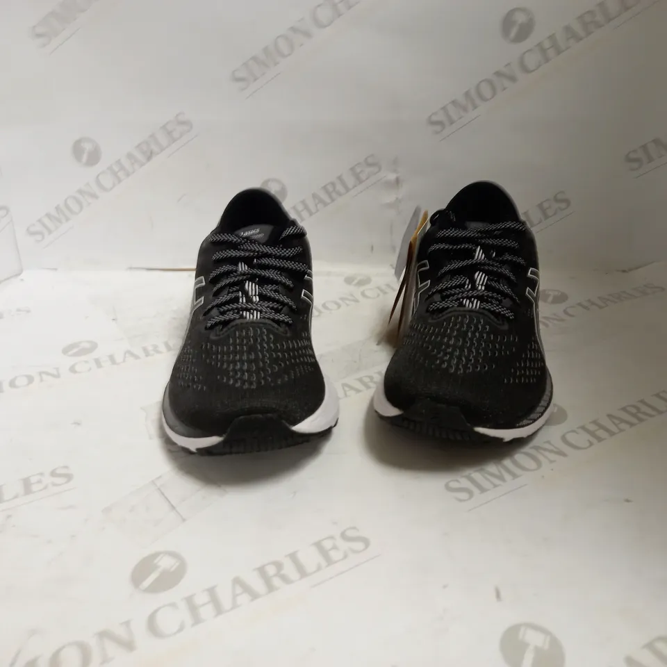 OASICS GEL-KAYANO 28 WOMEN BLACK/WHITE UK 7 1/2 