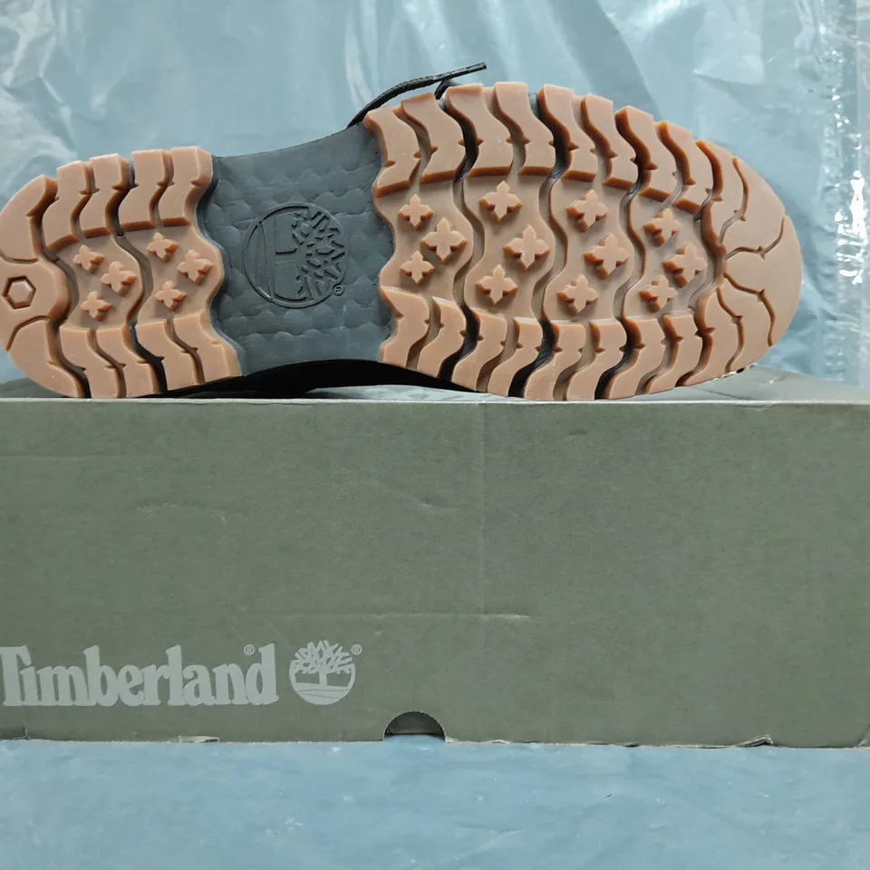 BOXED PAIR OF TIMBERLAND ANKLE BOOTS IN BLACK SIZE UK 10