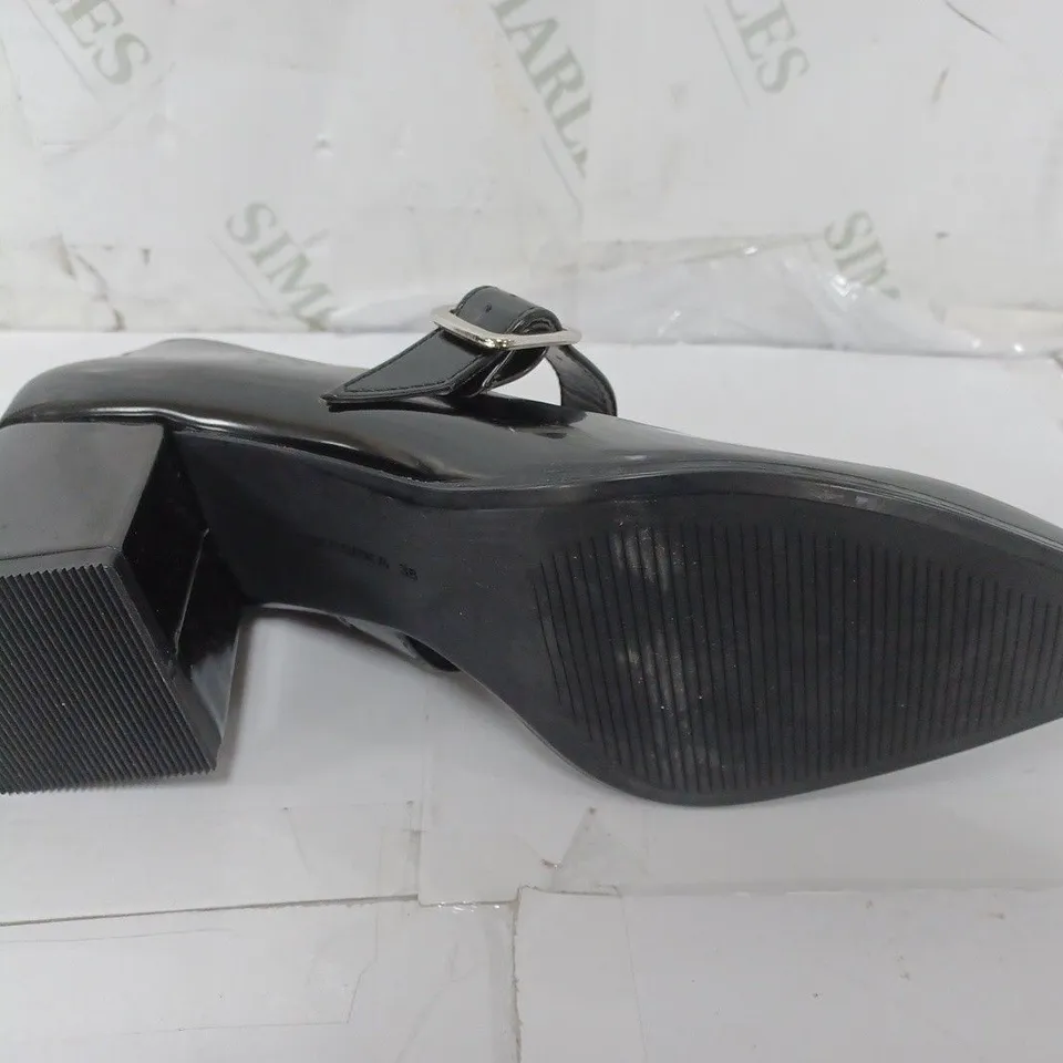 PAIR OF BERSHKA BUCKLE POINTED TO HEELS IN BLACK - SIZE 38