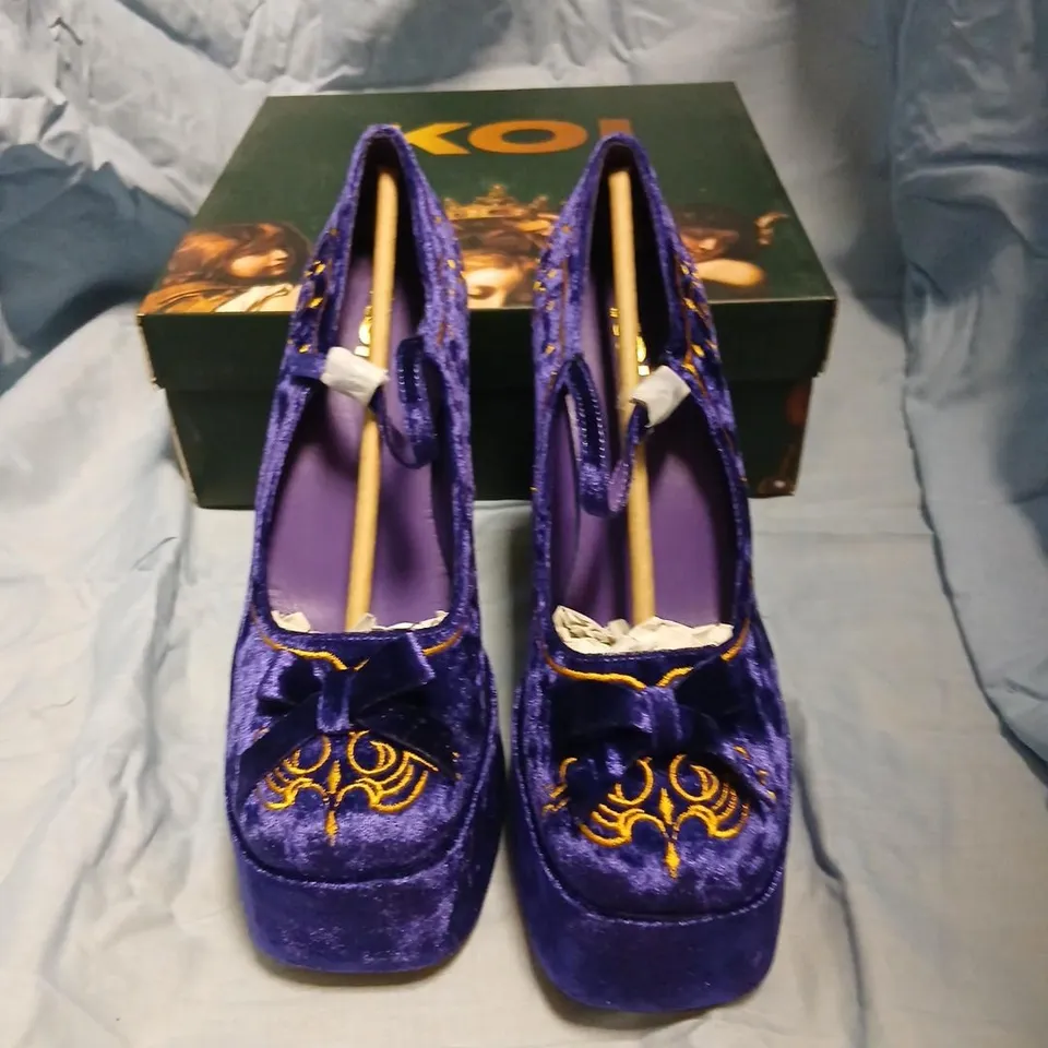 KOI ROYAL MANOR VELVET PLATFORM HEELS – PURPLE, UK8