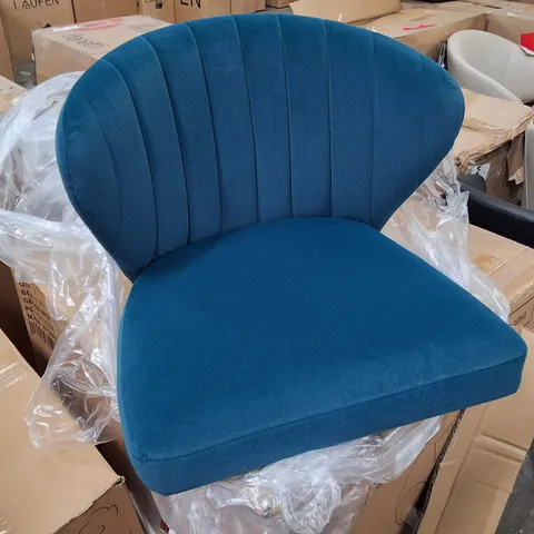 BOXED VELVET DESK CHAIR WITH ADJUSTABLE HEIGHT AND WHEELS, TEAL