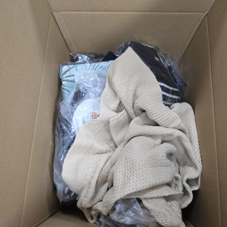 BOX OF APPROXIMATELY 10 ASSORTED CLOTHING ITEMS IN VARIOUS COLOURS, SIZES AND STYLES