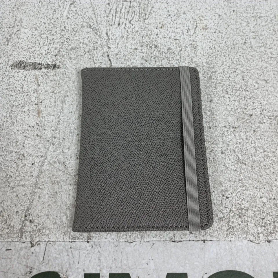 FOLDIE CARD WALLET – GREY CARDHOLDER WITH ELASTIC CLOSURE 