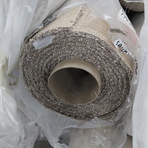 ROLL OF QUALITY PRIMO CHOICE MUSTANG SUPER CARPET // SIZE: APPROXIMATELY 4.3 X 4m