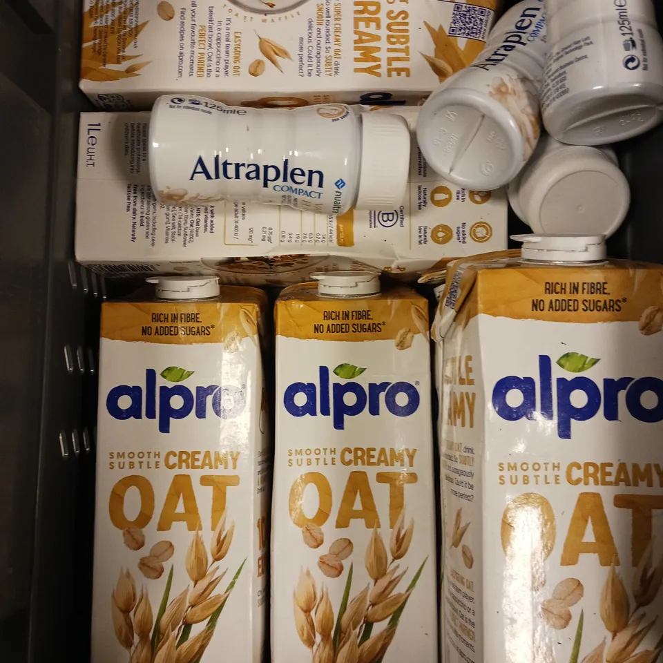 15 X ASSORTED DRINKING PRODUCTS TO INCLUDE ALPRO OAT DRINK, ALTRAPLEN COMPACT & HUEL COMPLETE MEAL DRINK - COLLECTION ONLY 
