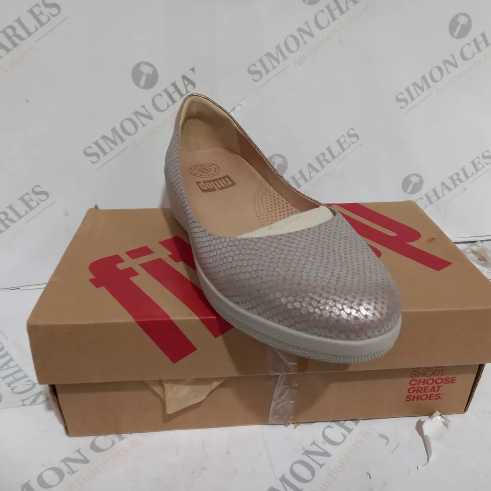 FITFLOP SUPERBALLERINA SILVER LEATHER PUMPS SHOES - UK SIZE 7