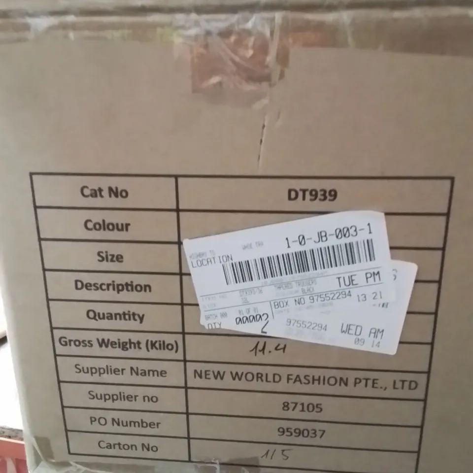 BOXED BRAND NEW APPROXIMATELY 2 CAPSULE TAPERED TROUSERS BLACK SIZE 32L