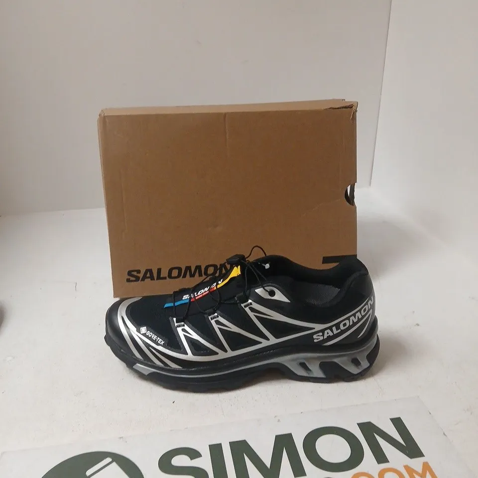 SALOMON XT-6 GTX TRAIL SHOES – BLACK/WHITE, UK 9 (MEN)