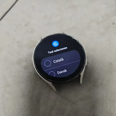 SAMSUNG GALAXY WATCH 4 (NO STRAP)