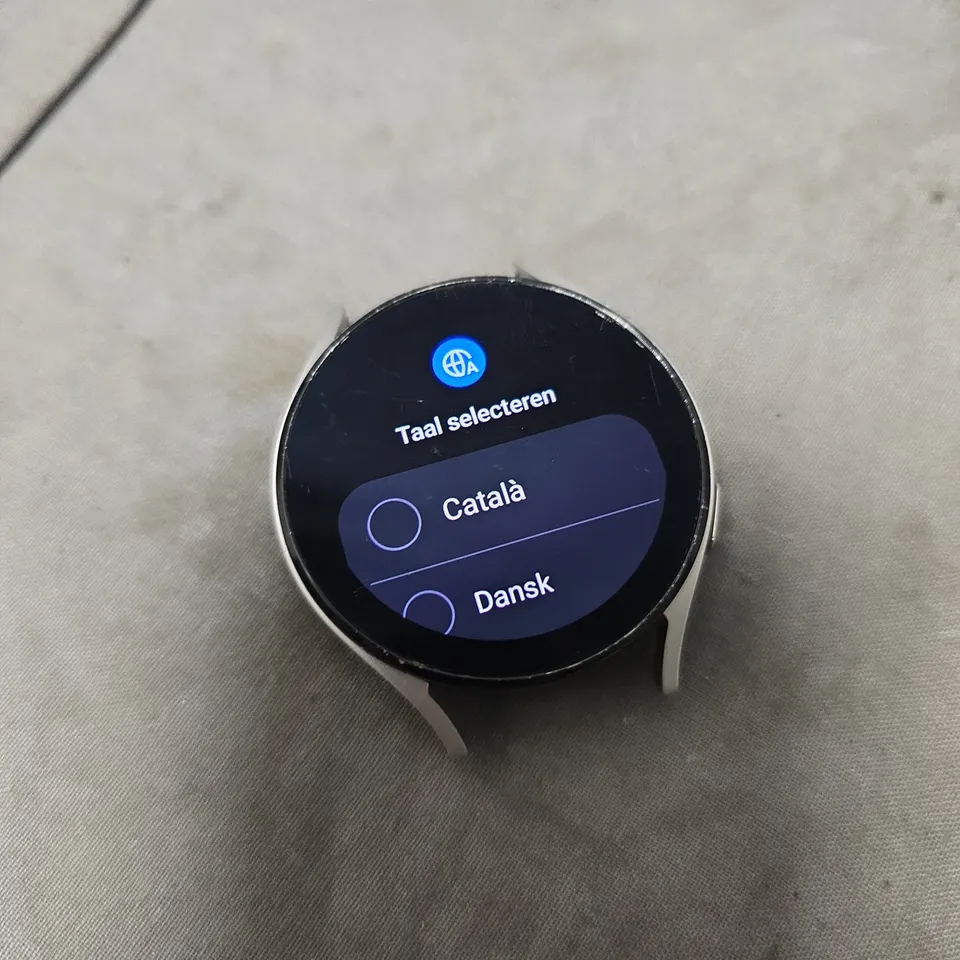 SAMSUNG GALAXY WATCH 4 (NO STRAP)