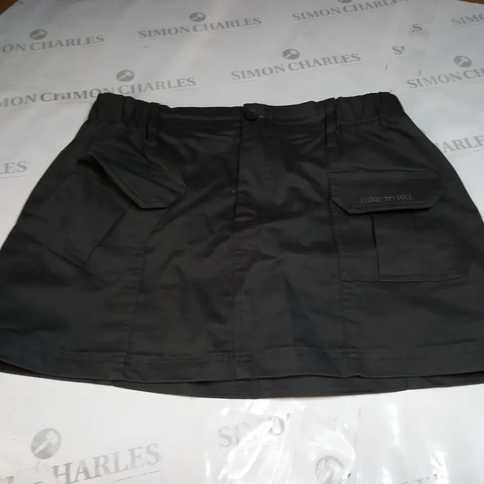 LUXE TO KILL CARGO MINI SKIRT SIZE 14