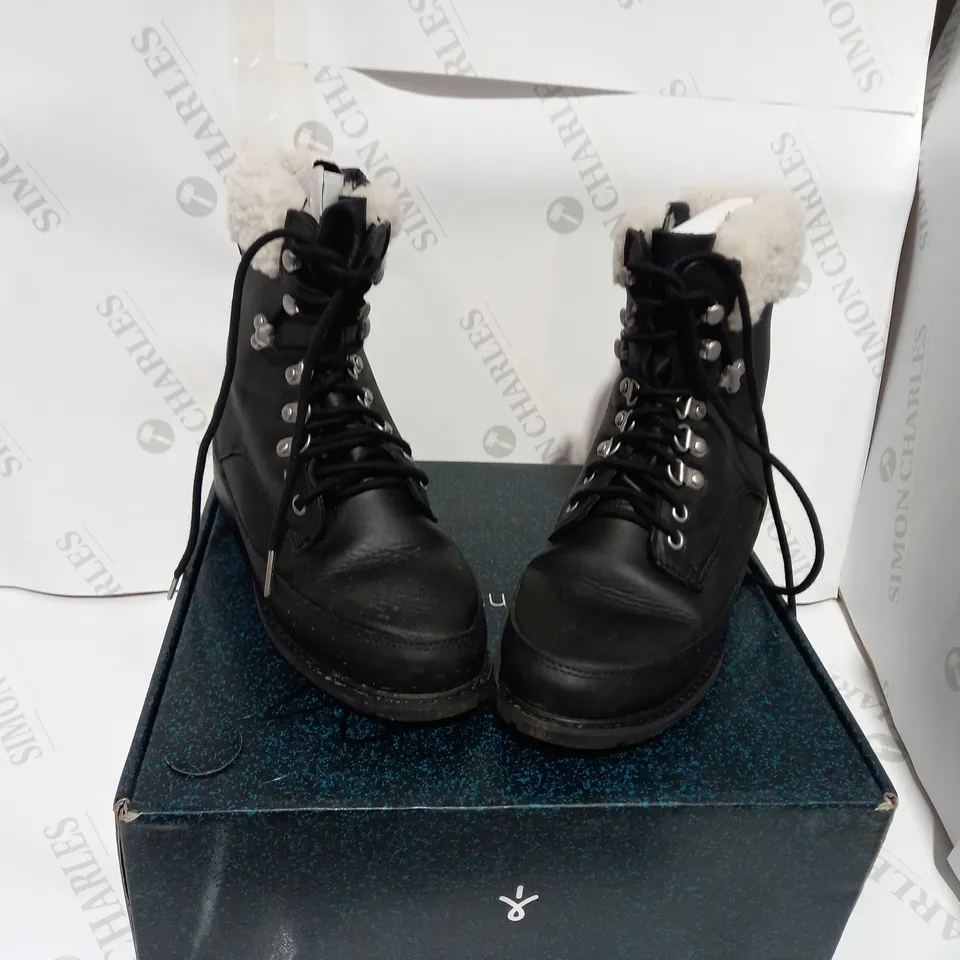BOXED PAIR OF EMU BLACK BIKER BOOTS - SIZE 5