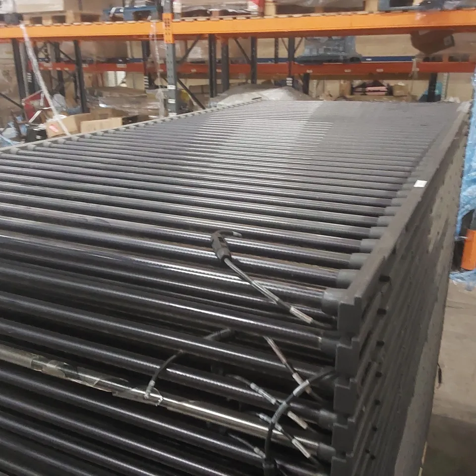 PALLET CONTAINING A VERY LARGE QUANTITY OF SOLYNDRA 200W SOLAR PANELS