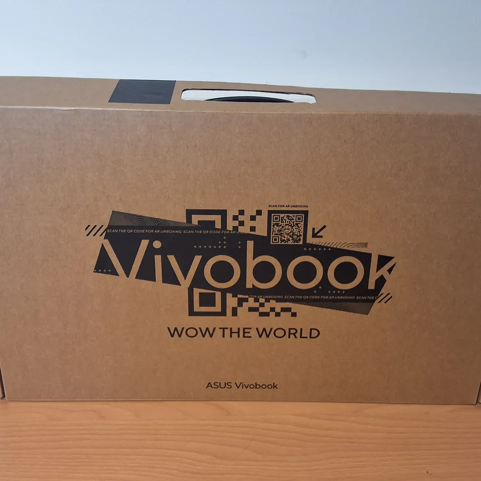 BOXED ASUS VIVOBOOK AMD R7-7730U 522GB SSD LAPTOP IN SILVER - M1502Y