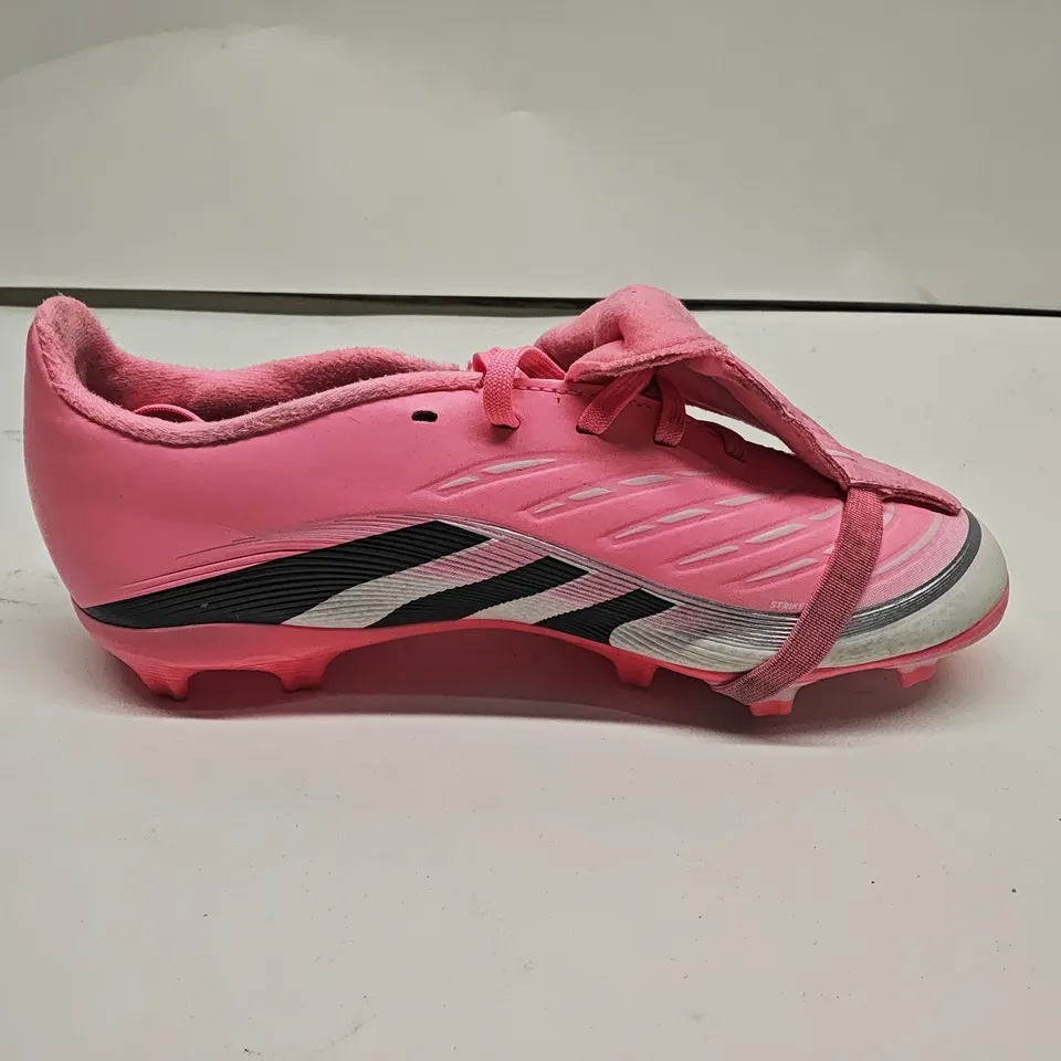 BECKHAM PREDATOR FOOTBALL BOOTS – PINK, KIDS UK 2.5