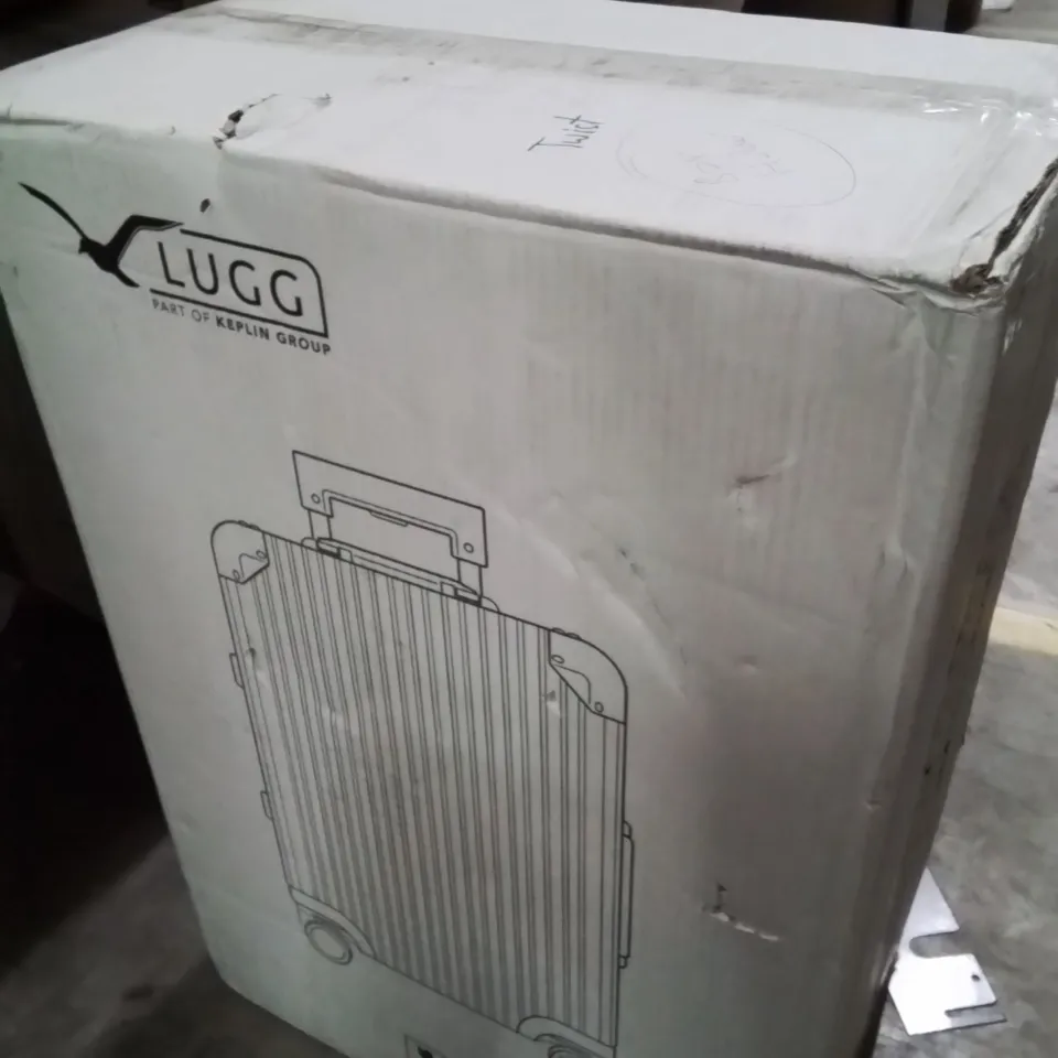 BOXED LUGG TRAVEL SUITCASE 
