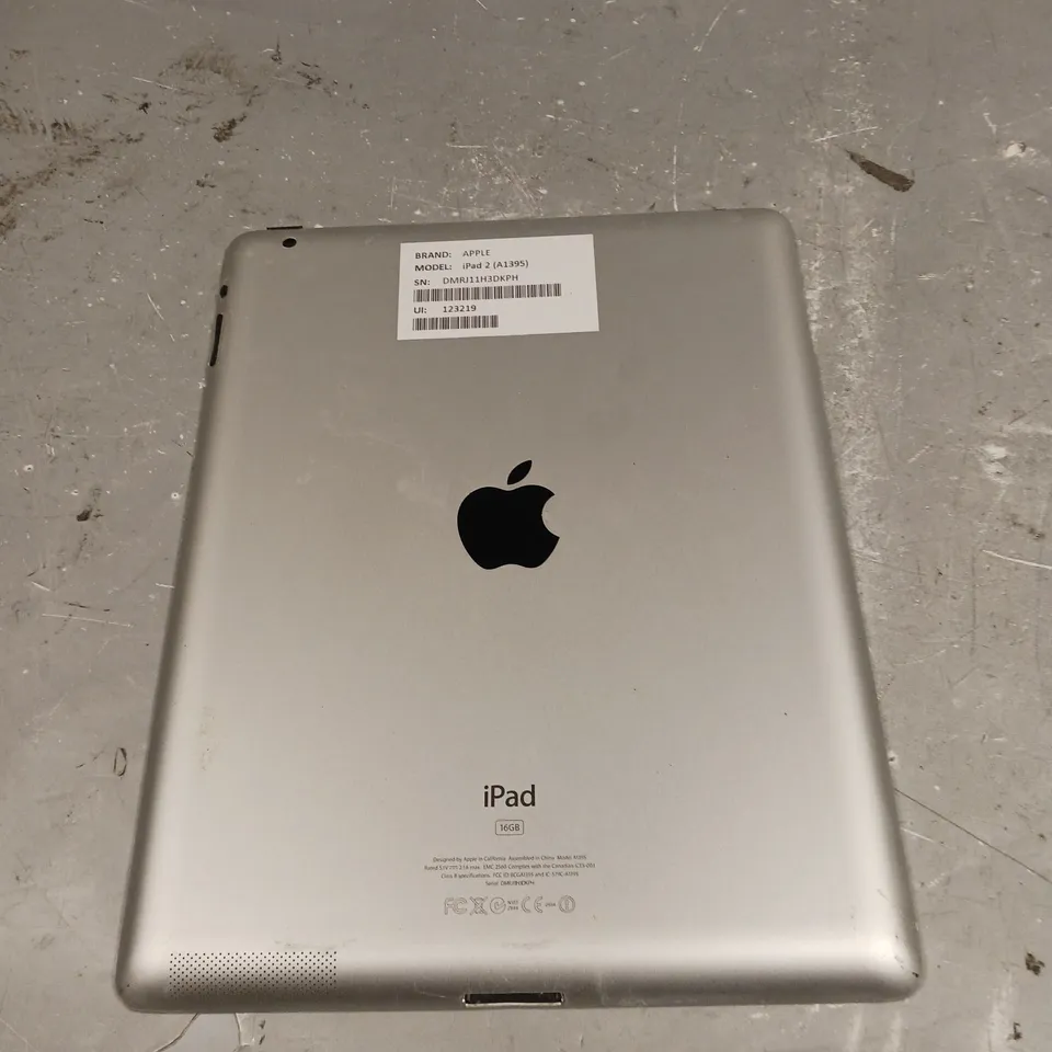 APPLE IPAD 2 SILVER 16GB - MODEL A1395