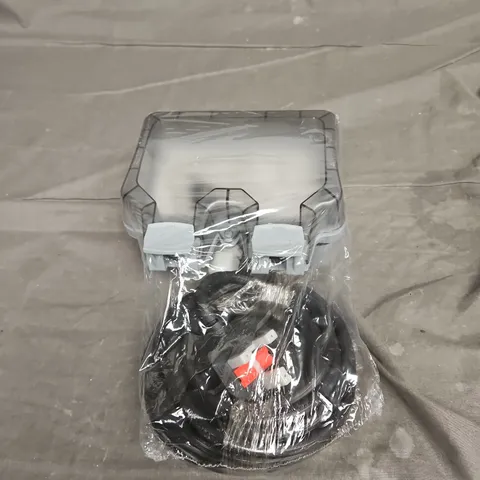 OUTDOOR SOCKET WITH LONG POWER CABLE