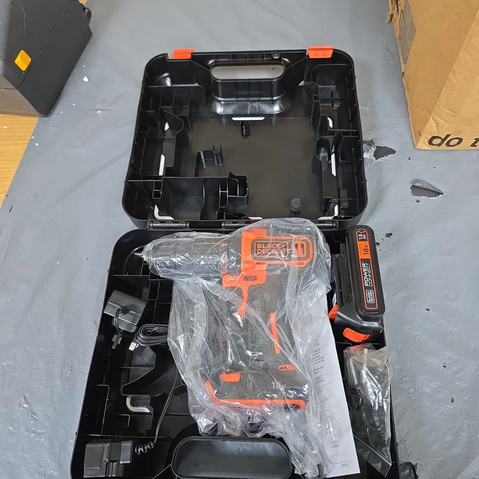 BLACK+DECKER 18V CORDLESS HAMMER DRILL KIT IN CASE (BOXED)