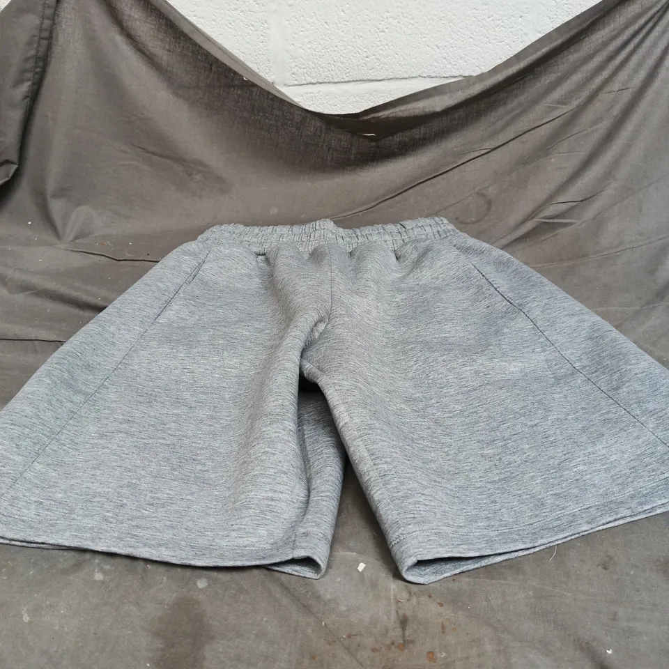 BERSHKA GREY JOGGER SHORTS – SIZE L (EU 40)