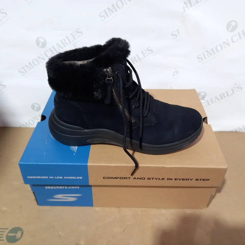 BOXED PAIR OF SKECHERS - SIZE 5