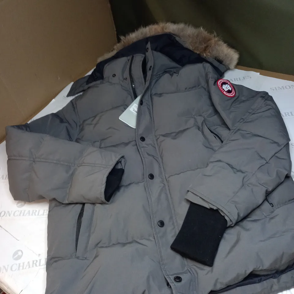 CANADA GOOSE WYNDHAM PARKA JACKET SIZE L