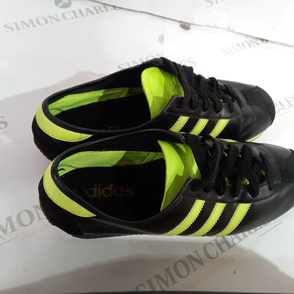 PAIR OF ADIDAS SIZE 9 TRAINERS 