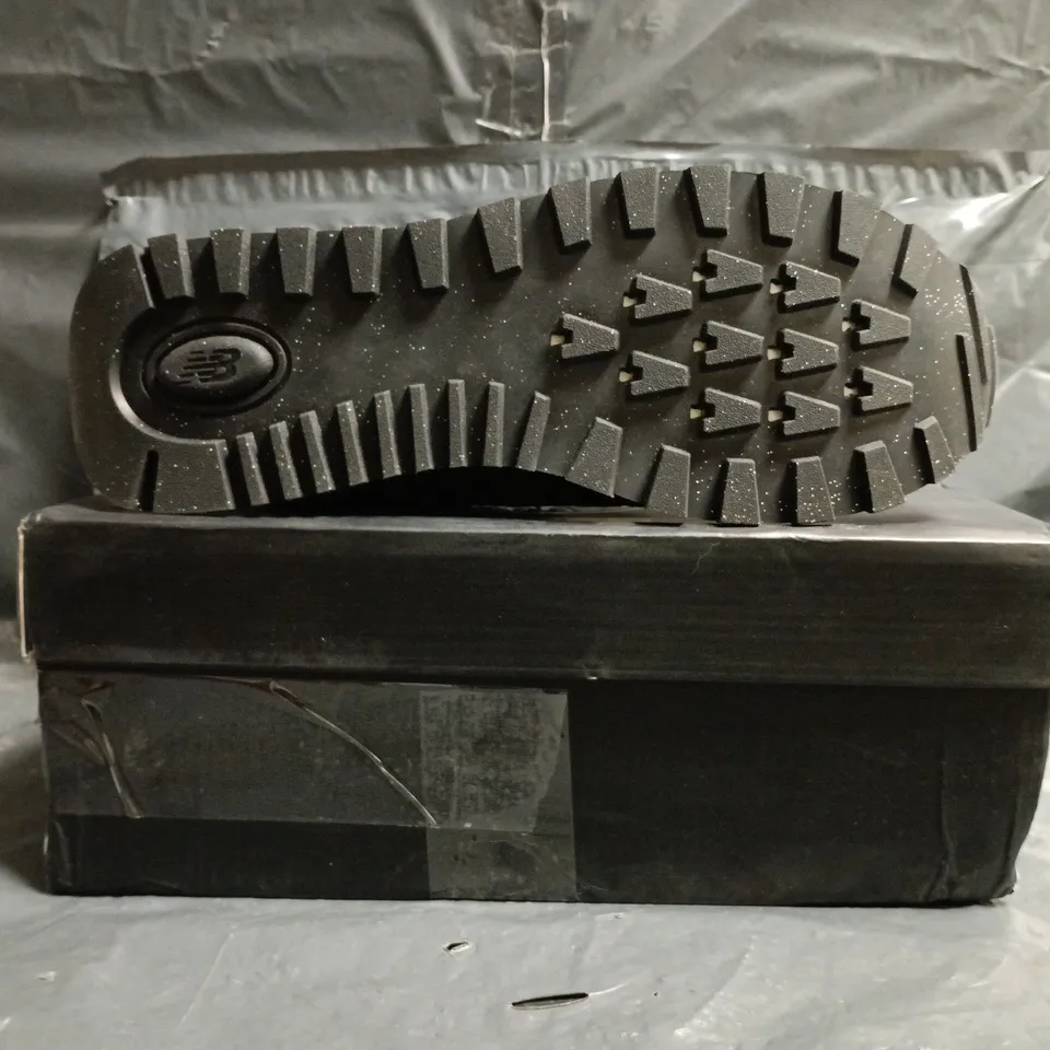 BOXED PAIR OF NEW BALANCE STONE ISLAND TRAINERS IN GREEN/SAGE SIZE UK 8.5