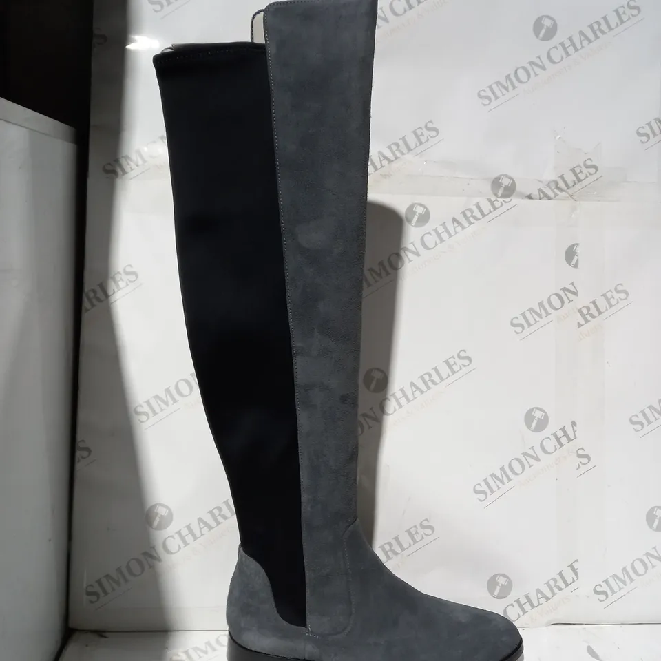 BOXED PAIR OF CLARKS SUEDE BIZZY BOOTS IN CHARCOAL UK SIZE 4