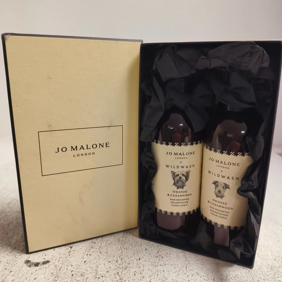 BOXED JO MALONE X WILDWASH ORANGE & CEDARWOOD DOG SHAMPOO (2 X 285ML)