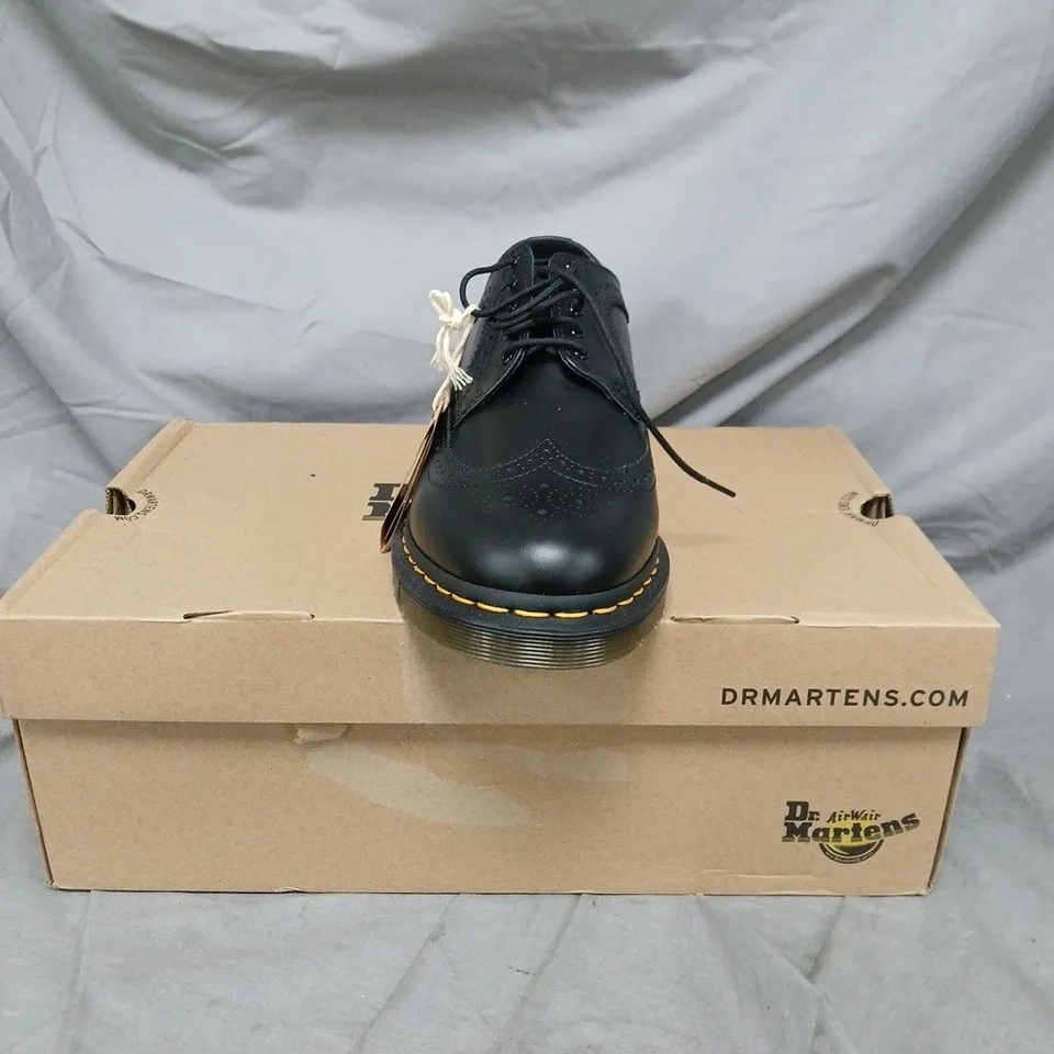 BOXED PAIR OF DR. MARTENS BLACK LEATHER WINGTIP BROGUE SHOES - SIZE 10
