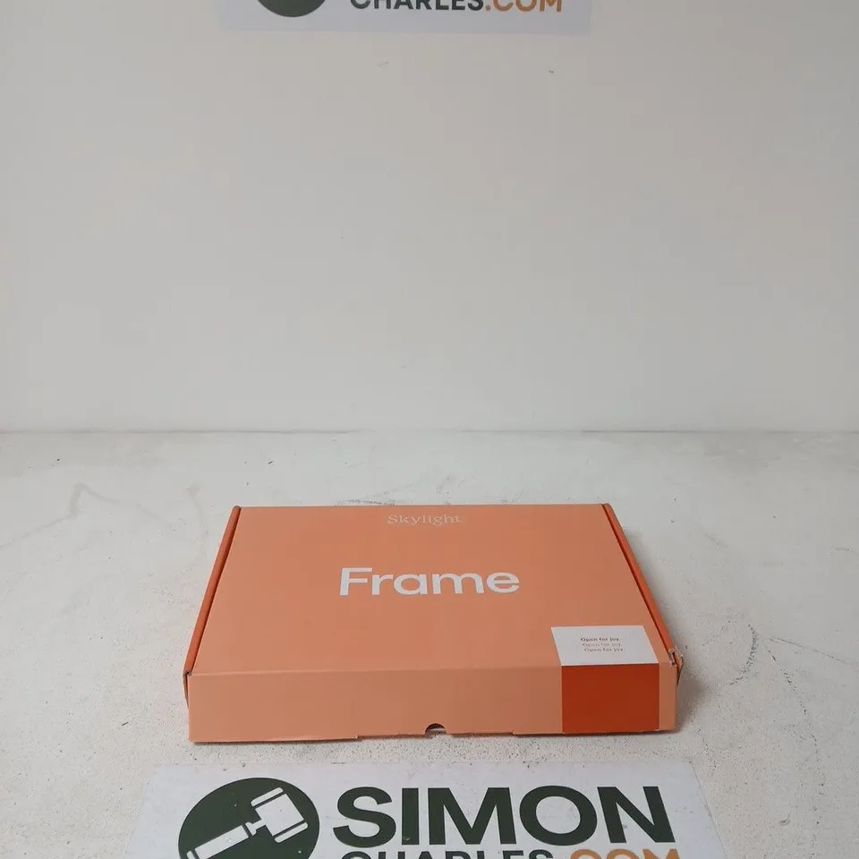 BOXED SKYLIGHT FRAME 10 INCH WI-FI DIGITAL PICTURE FRAME