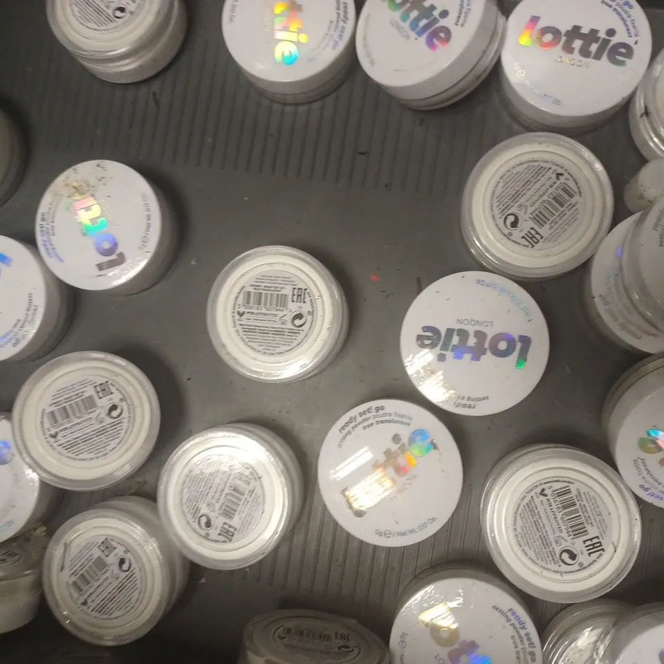 BOX OF APPROX 20 LOTTIE LONDON READY SET! GO SETTING POWDER #TRUE TRANSLUCENT 