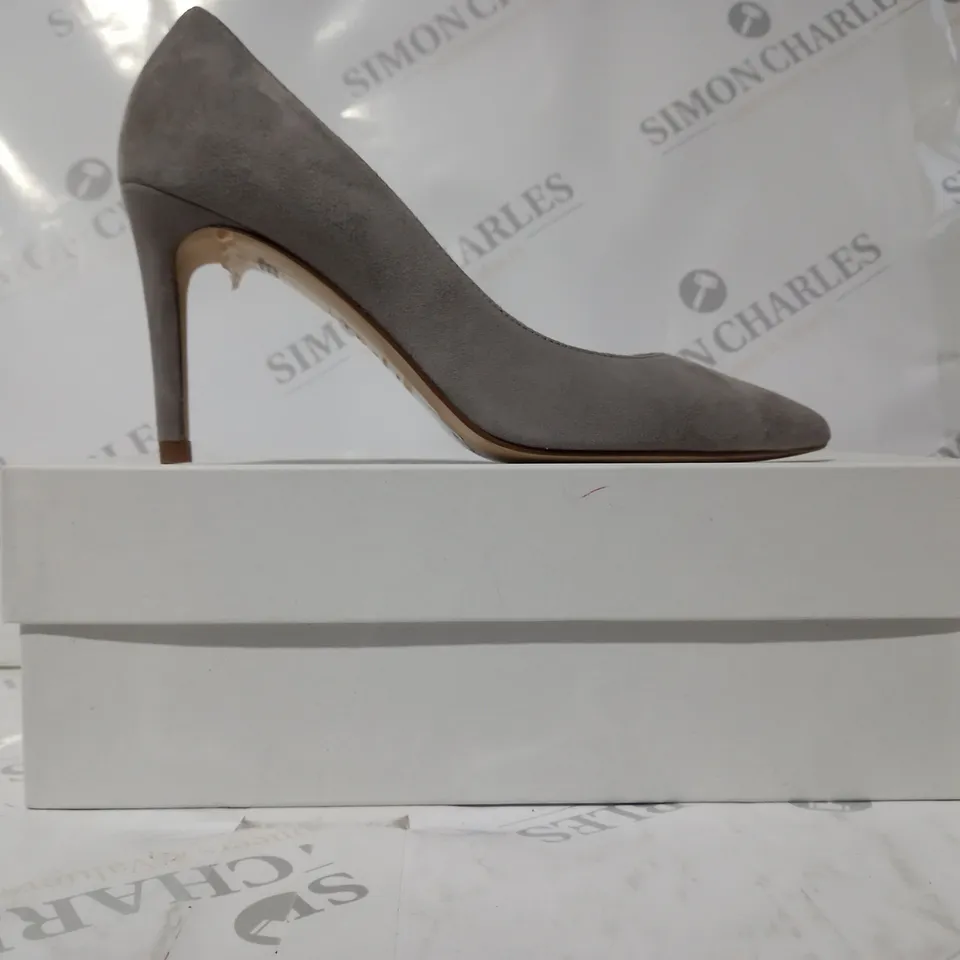 BOXED PAIR OF LK BENNETT POINTED TOE HEELED SUEDE SHOES IN GREY EU SIZE 38